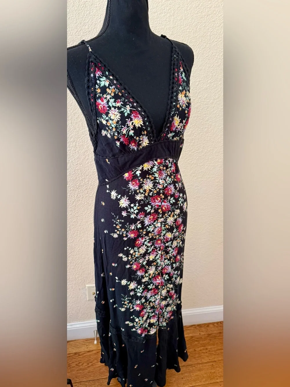 Free People Paradise Black Floral Print Maxi Dress Size Medium - Picture 12 of 15